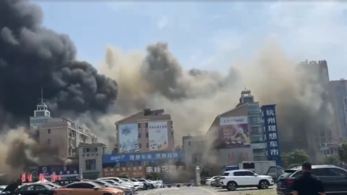 杭州临平火灾已救出8人，初判系施工过程中操作不当所致