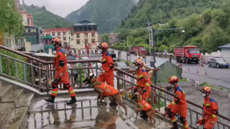 四川马尔康市发生6.0级地震，消防进行震后风险排查