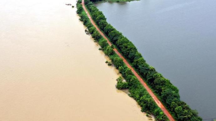 江西发布洪水红色预警：赣江上游支流将出现超警戒2.0米洪水