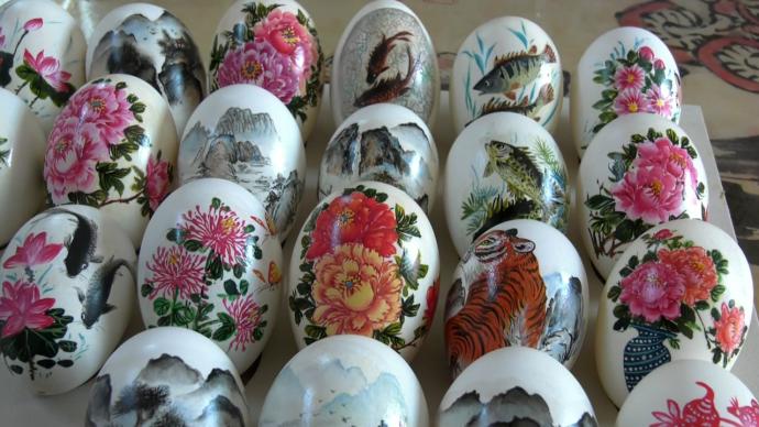 绗斿皷娓歌蛋姣帢涔嬮棿锛屼粬鍦ㄨ泲澹充笂鐢诲嚭鈥滃ぇ鍗冧笘鐣屸