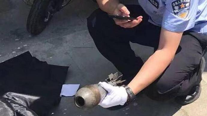 揚州一女子搬家時竟將2枚炮彈放屋外鄰居報警，警方迅速處置