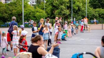 全球城市策略︱全城游乐场给孩子提供暑假免费午餐，家长省心