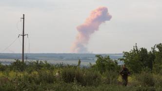 早安·世界｜俄軍對北頓涅茨克地區的烏軍發動強攻，戰區濃煙滾滾