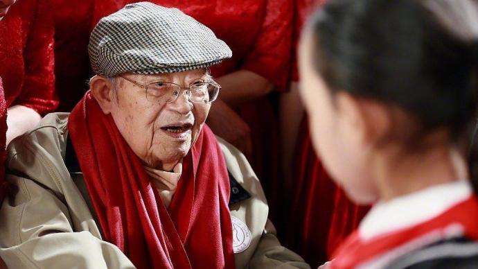 李谷一緬懷喬羽：我唱了他很多歌，他的詞永遠會留在人世間