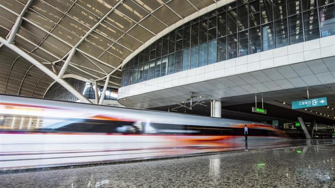 中国已有近3200公里高铁常态化按时速350公里高标运营