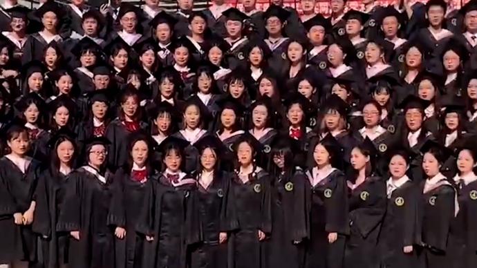 武汉一高校会计专业毕业生集体高喊“不做假账”