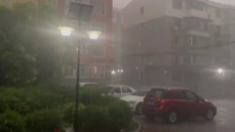 吉林白城遭遇12級大風和冰雹天氣