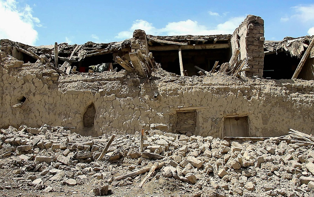 当地时间2022年6月22日，阿富汗帕克提卡省，被地震毁坏的房屋。