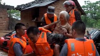 山洪暴发，湖南江永县迅速转移4100余名被困群众