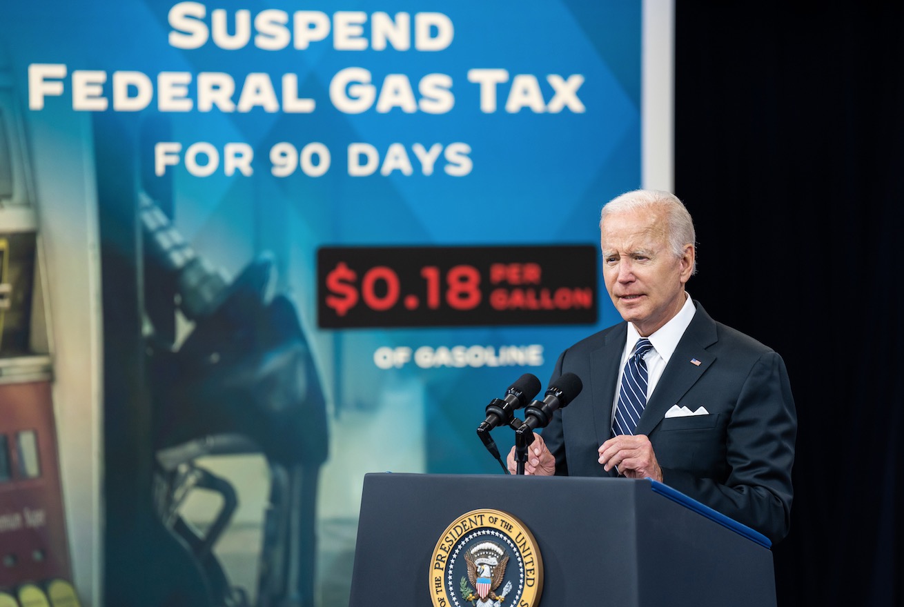 拜登6月22日就美國汽油價格發表講話，呼吁國會在接下來90天暫停征收聯邦燃油稅