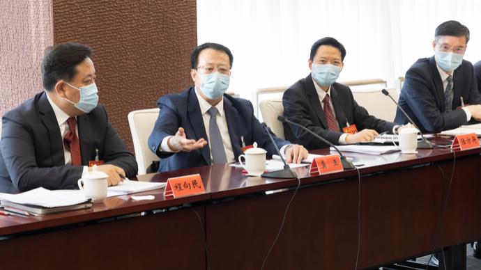 龚正与嘉定、松江代表一起审议上海市第十二次党代表大会报告