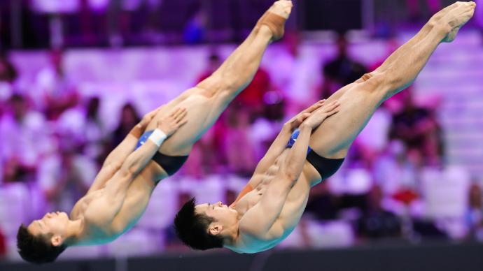 国际泳联世锦赛:曹缘/王宗源男子双人三米板摘金