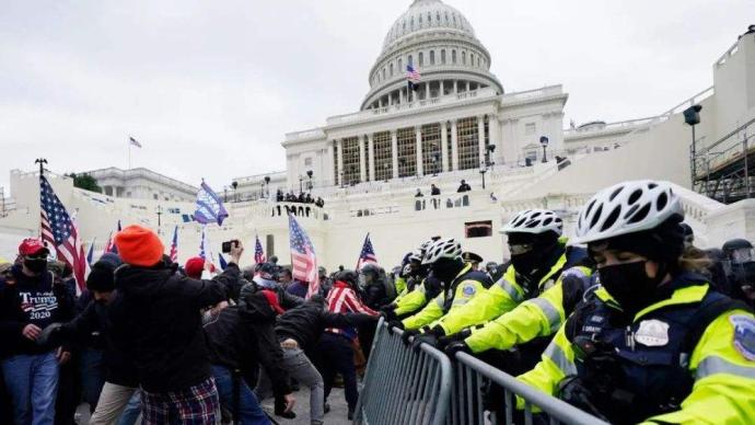 白宫前官员：骚乱事件后，特朗普试图抢夺方向盘执意前往国会大厦