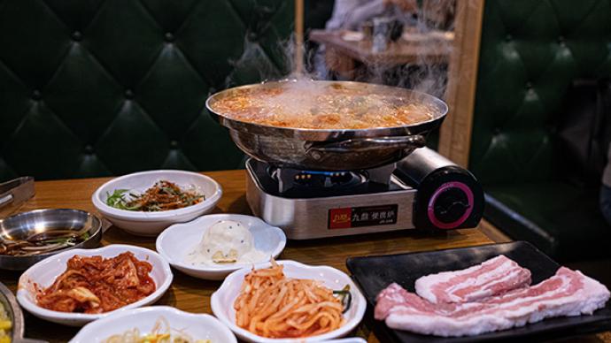 上?！绊n國街”的餐館明起基本恢復堂食，首爾夜市還要再等等