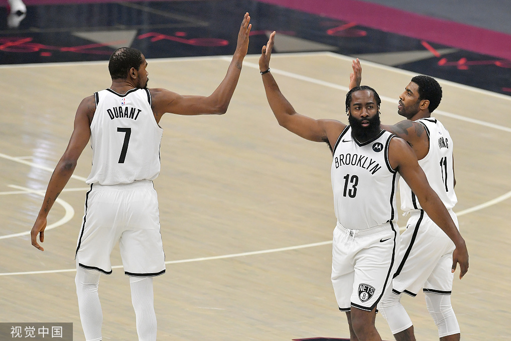 篮网三巨头上赛季就已分崩离析.