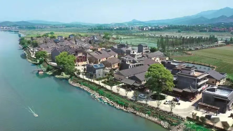 固洲非遗文创小镇-坝溪美食村项目位于吉水县醪桥镇,近年来,工作组