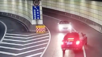 敞篷跑车在隧道内逆向行驶？上海警方：司机道路不熟，已处罚