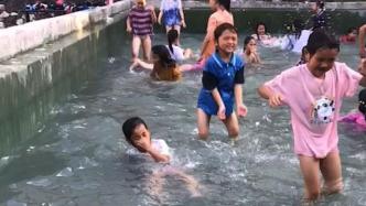 女子自费给全村孩子修泳池：村里留守儿童多，避免野泳出意外