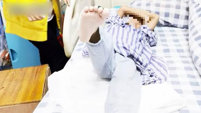 4歲女兒患病面臨截癱，廣州90后媽媽“取骨救女”