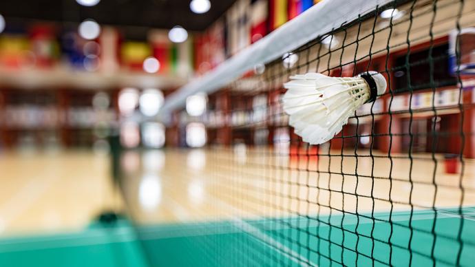 上海静安体育馆的羽毛球馆、网球馆开放，预约名额被“秒抢”