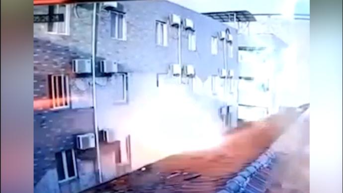 苏州一民房发生煤气泄漏爆燃，3人受伤