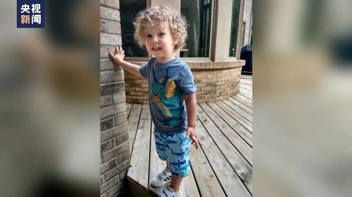 美国“独立日”枪案中一名2岁男孩幸存，其父母遭枪击身亡