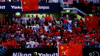布达佩斯游泳世锦赛场上“中国红”成亮点