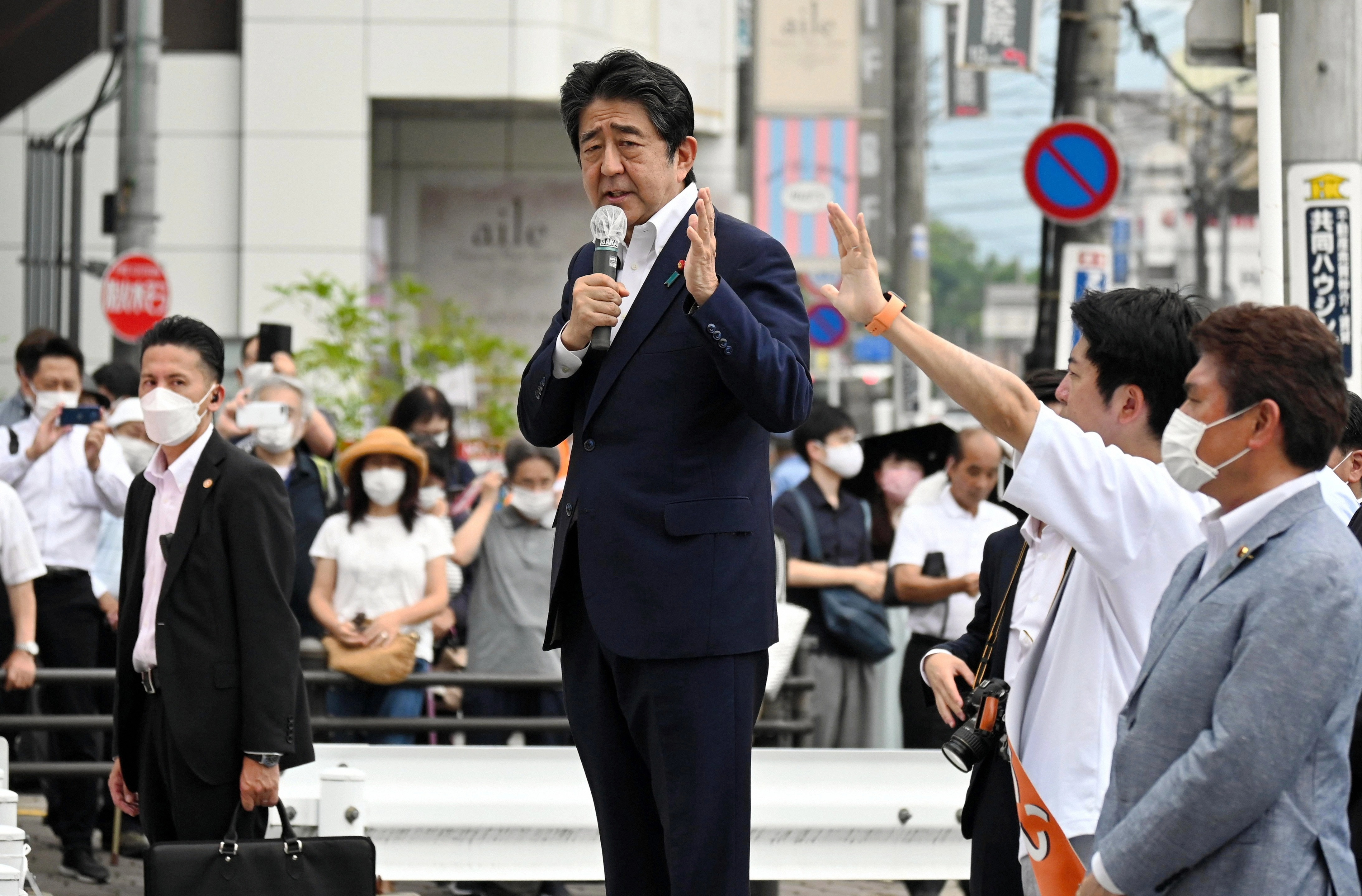 日本前首相安倍晋三演讲时遭枪击身亡,终年67岁_上直播_澎湃新闻-the