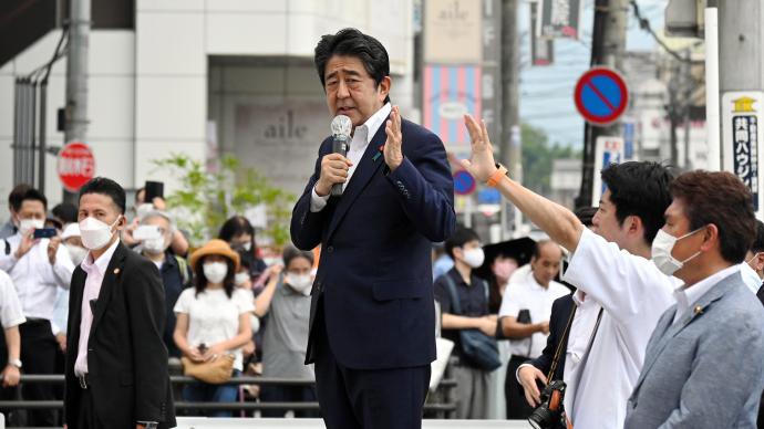 時間線丨全程回顧安倍晉三遇襲事件，從演講到中槍不足1分鐘