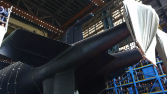 俄首艘可搭载核动力无人潜航器的潜艇别尔哥罗德号交付俄海军
