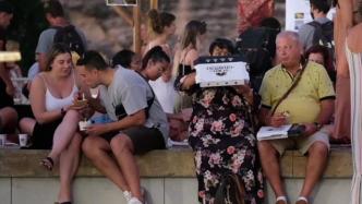 馬耳他舉辦國際美食節(jié)，吸引大量當(dāng)?shù)孛癖姾屯鈬慰蛥⑴c