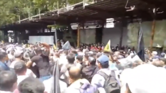 斯里兰卡国内民怨难消，抗议者围殴国会议员