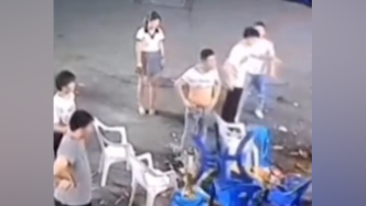 视频丨宁波警方：吃烧烤要求打折遭拒掀桌砸店，四男子被行拘