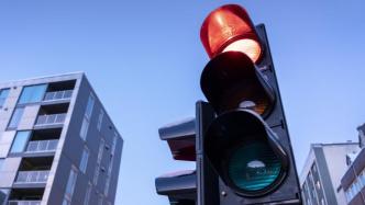 北海主城区部分道路调控信号灯实行管制：最大限度限制不必要出行