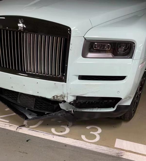 上海翠湖天地地下车库发生车祸:多辆豪车被撞,司机涉嫌醉驾