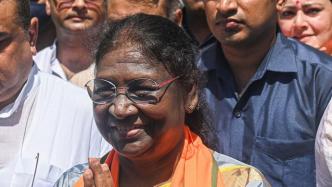 莫尔穆当选印度新一任总统，系该国第二位女总统