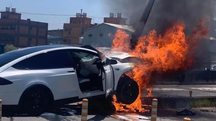 林志穎車禍事故或許是意外，但特斯拉碰撞著火顯然不是