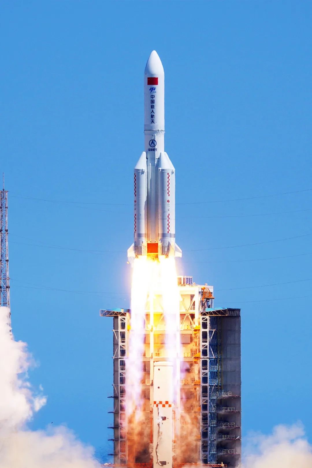 航天科技集团供图在此次任务中,被称为胖五的长征五号b遥三运载火箭