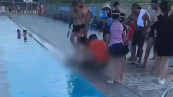 男孩在1.6米深成人泳池溺亡，泳池停业警方介入