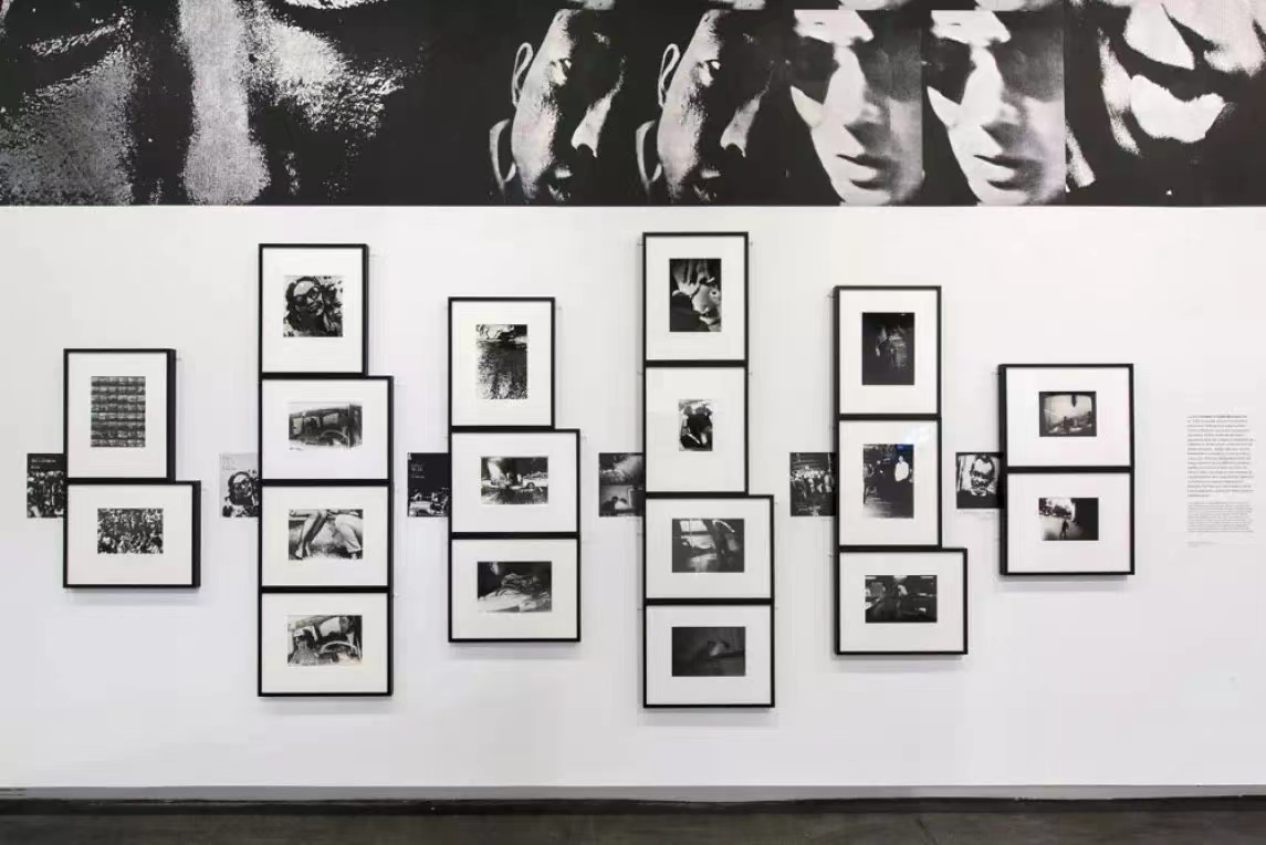 2016年在巴黎举行的展览“挑衅：抗争与表演之间的日本摄影1960-1975”。展览直接把一本只出版了三期的同人杂志设置为一段历史的中心，丝毫没有注意到中平对这种历史叙事的讽刺。