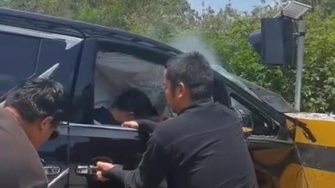 馬上評｜百萬級豪車釀慘劇，“車門鎖死”當徹查