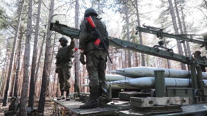 俄舉行閱兵活動，普京：俄軍將在數月內裝備鋯石高超音速導彈