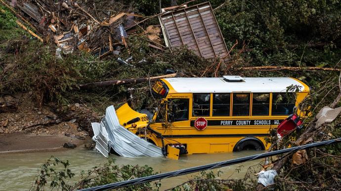 早安·世界｜美肯塔基州洪災已致25人死亡，水位淹至屋頂