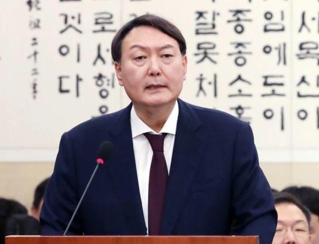 韩国总统尹锡悦支持率跌破30%，随即宣布取消休假计划