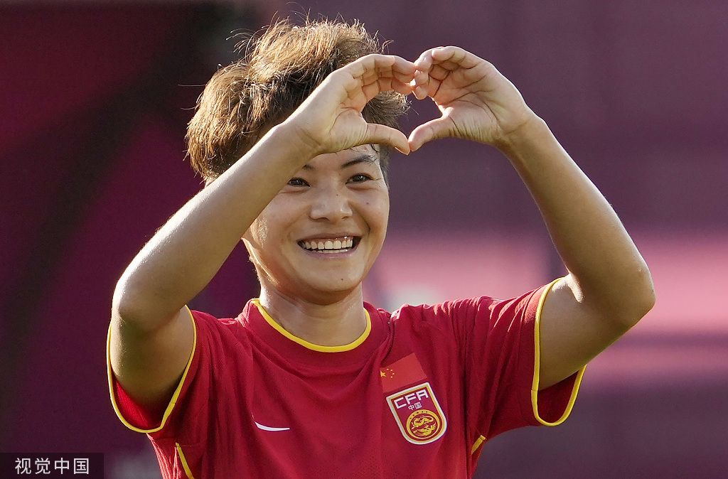 王霜目前正随中国女足在美国拉练。