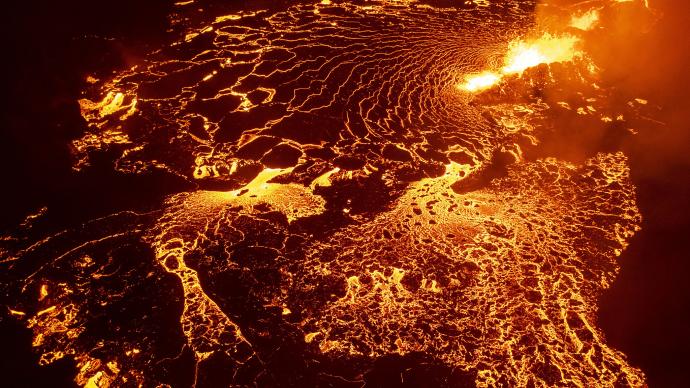 沉睡超过6000年后，冰岛法格拉达尔火山开始二次喷发