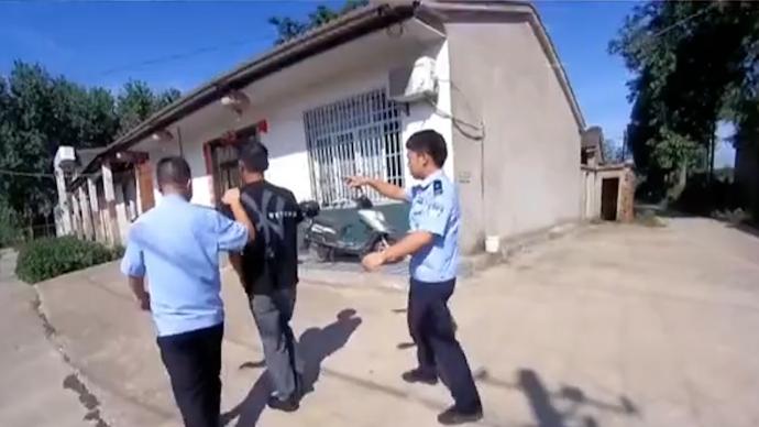男子假冒扶贫干部入室抢劫残疾人，湖北荆州警方抓获嫌疑人