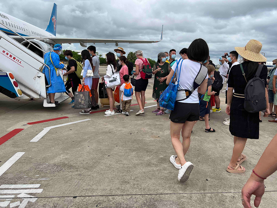 8月5日下午，黄女士一家人登上了三亚飞往上海虹桥机场的航班。 本文图片均为受访者供图