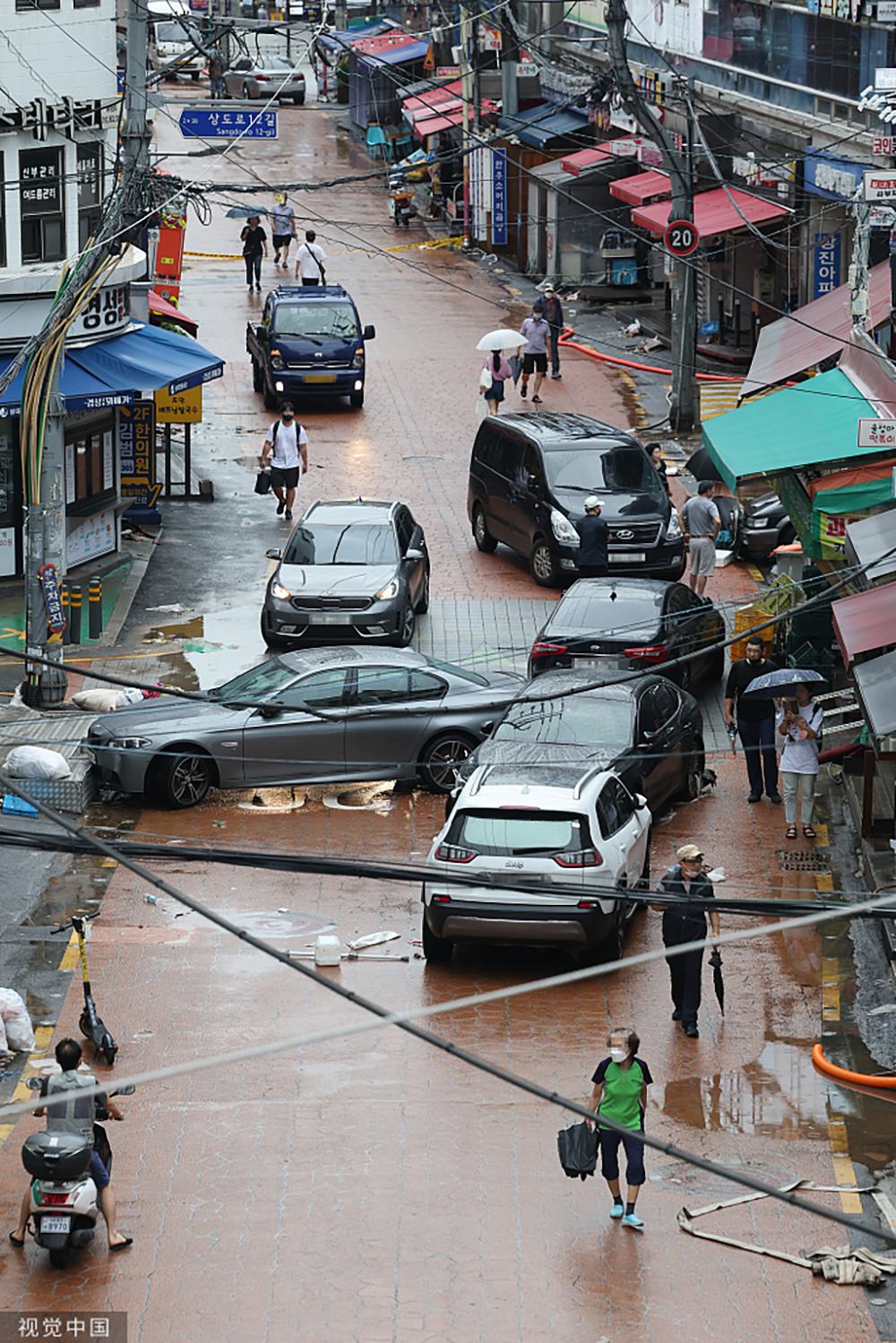 包含韩国暴雨已致40人死亡，其中13人在地下车道淹死，超1万人被临时转移，目前当地情况如何？的词条-第1张图片-鲸幼网