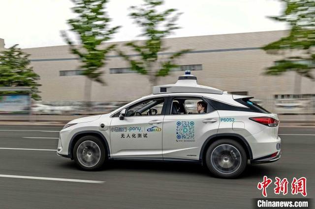 2022年7月20日起，北京的自动驾驶出租车迎来主驾无人、副驾有安全员的商业化试点阶段。 北京市经开区管委会供图